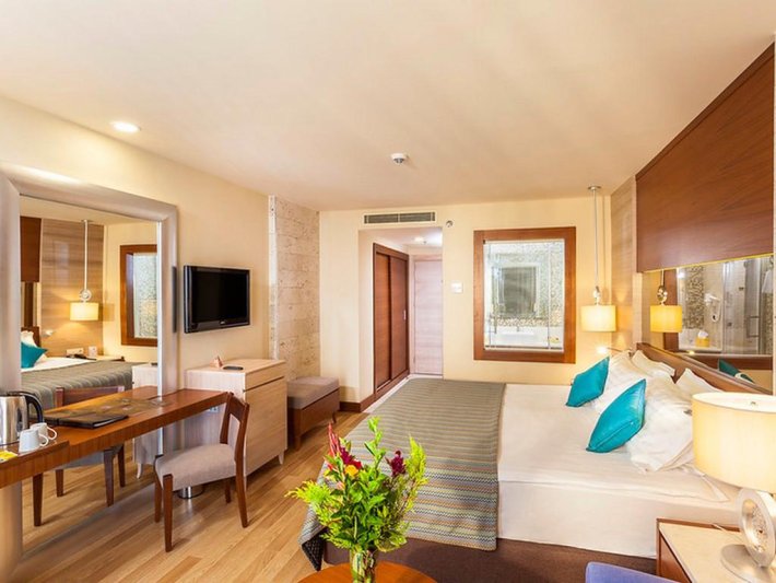 Antalya utazás Melas Lara Hotel