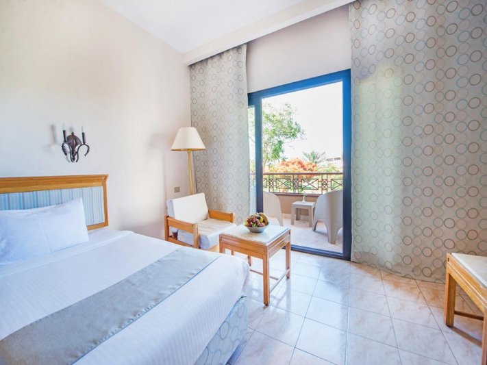 Hurghada utazás Pharaoh Azur