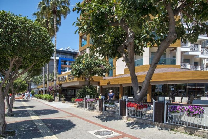 Antalya utazás Riviera Hotel & Spa