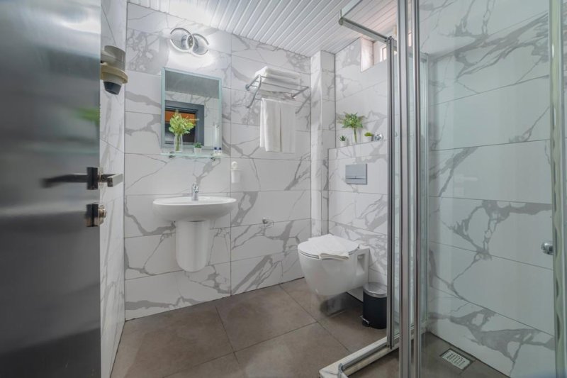 Alanya utazás Royalisa Palmiye Beach Hotel