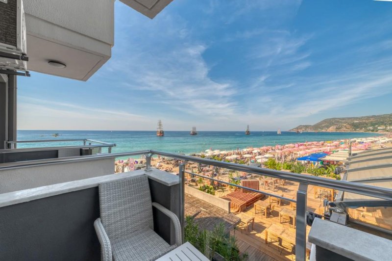 Alanya utazás Royalisa Palmiye Beach Hotel