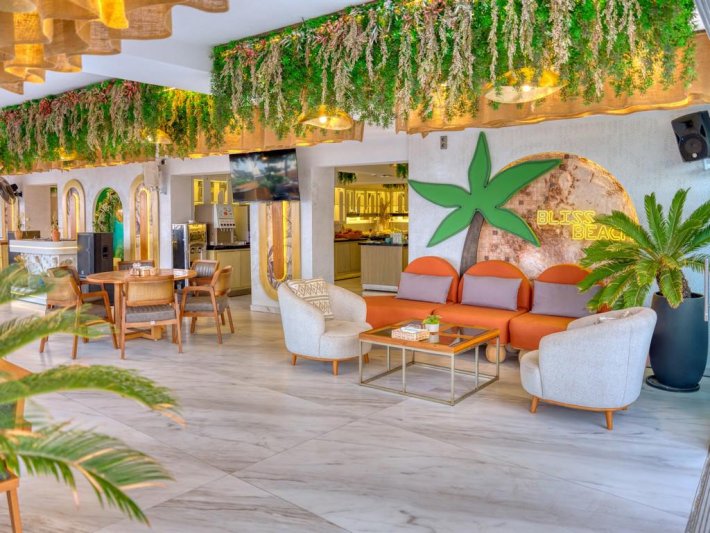 Alanya utazás Royalisa Palmiye Beach Hotel