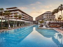 Achantus & Cennet Barut Collection Side