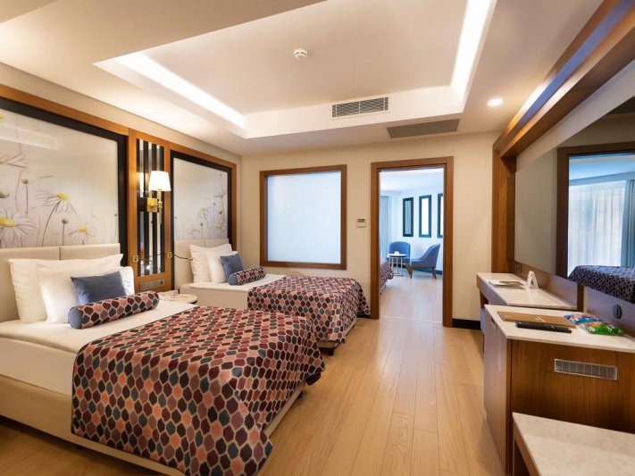 Antalya utazás Adalya Elite