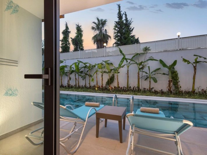 Arcanus Hotels Trendline Side Side