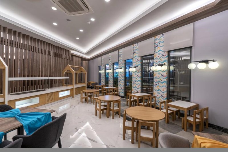 Arnor Deluxe Hotel & Spa Side
