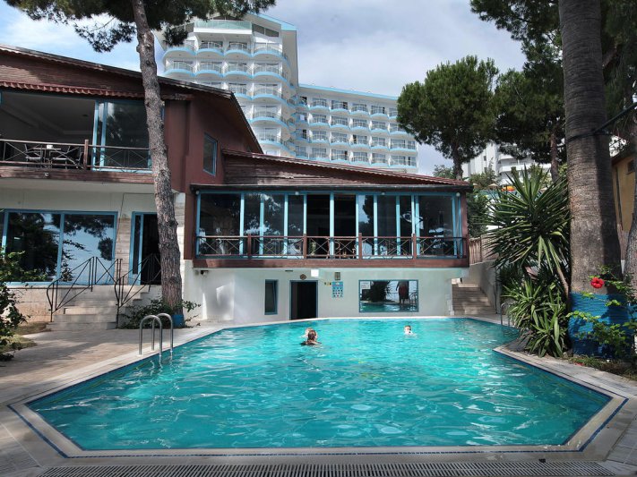Kusadasi utazás Arora Hotel
