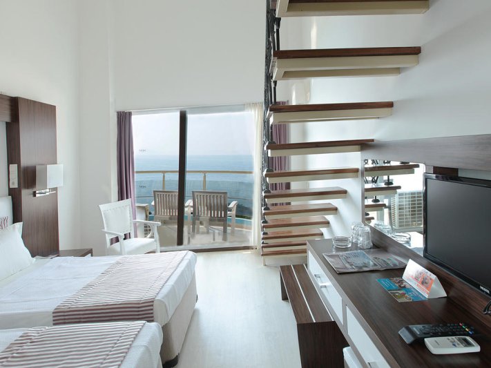 Kusadasi utazás Arora Hotel