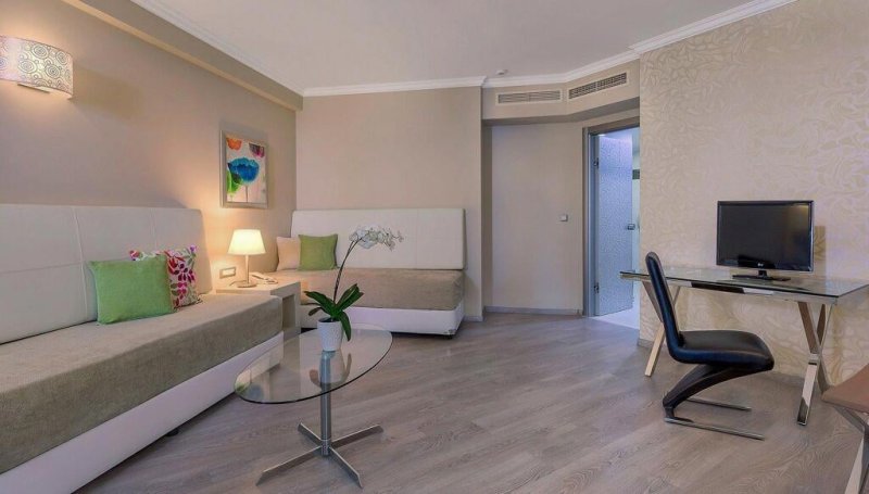 Rodosz utazás Atrium Platinum