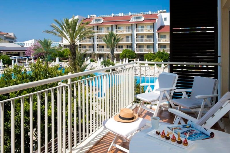 Barut B Suites Side