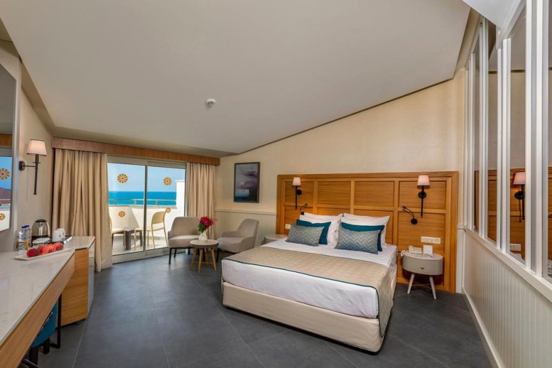 Bella Resort Hotel Spa Side