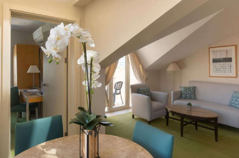 Xanthe Resort And Spa Side