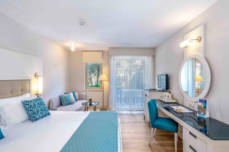 Xanthe Resort And Spa Side