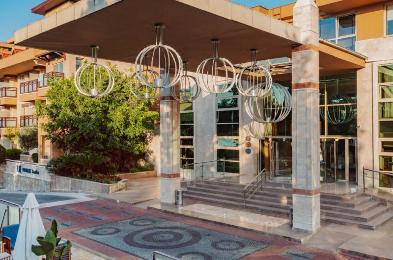 Xanthe Resort And Spa Side