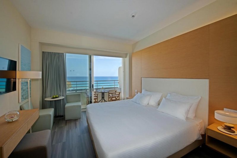 Dél-Ciprus utazás Capo Bay Hotel