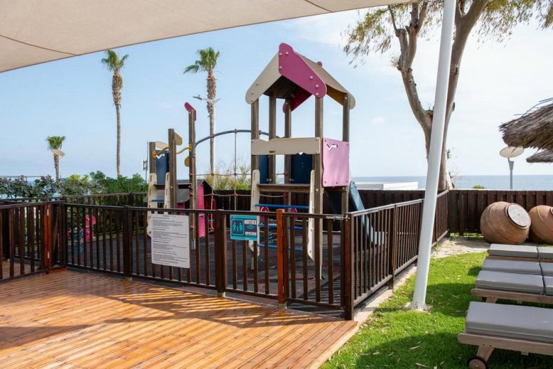 Dél-Ciprus utazás Capo Bay Hotel