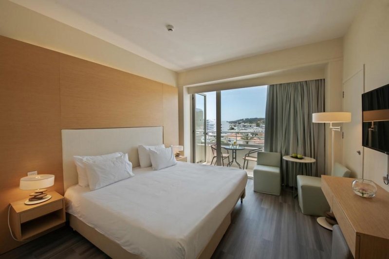 Dél-Ciprus utazás Capo Bay Hotel