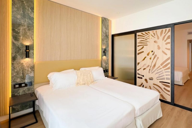 Dél-Ciprus Protaras utazás Cavo Maris Beach