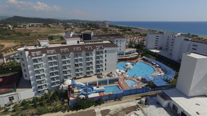 Cenger Beach Resort & Spa Side