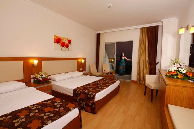Cenger Beach Resort & Spa Side