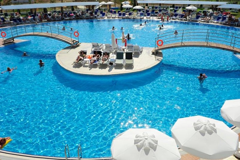 Cenger Beach Resort & Spa Side