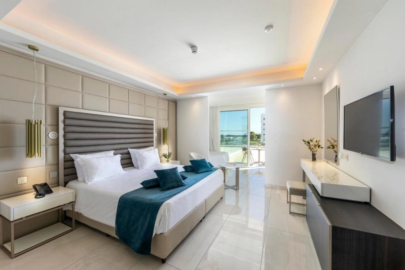 Dél-Ciprus utazás Chrysomare Beach Hotel