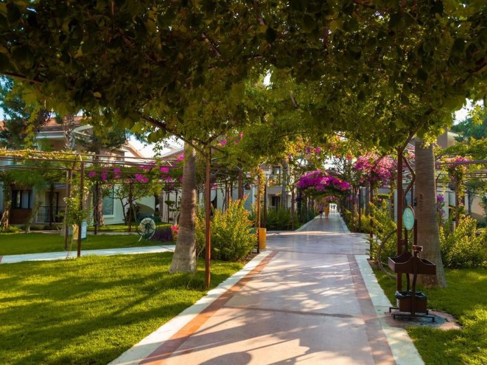 Club Hotel Turan Prince World Side