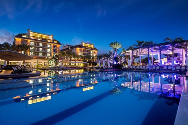 Belek utazás Crystal Family Comfort Collection