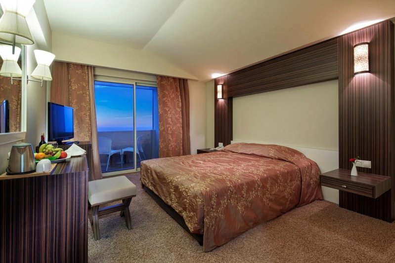 Belek utazás Crystal Family Comfort Collection