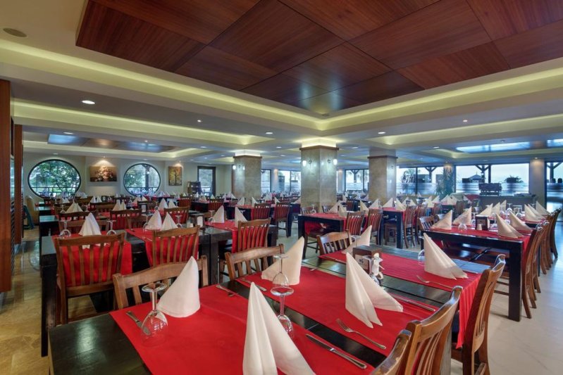 Kemer utazás Crystal Flora Beach Resort