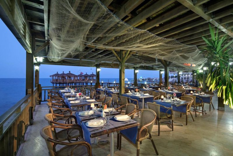 Kemer utazás Crystal Flora Beach Resort