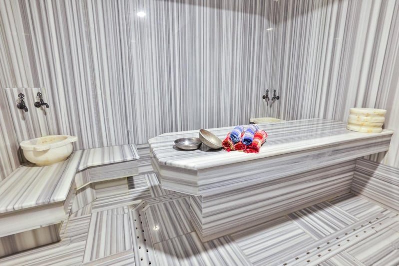 Belek utazás Crystal World Of Colours Comfort Collection