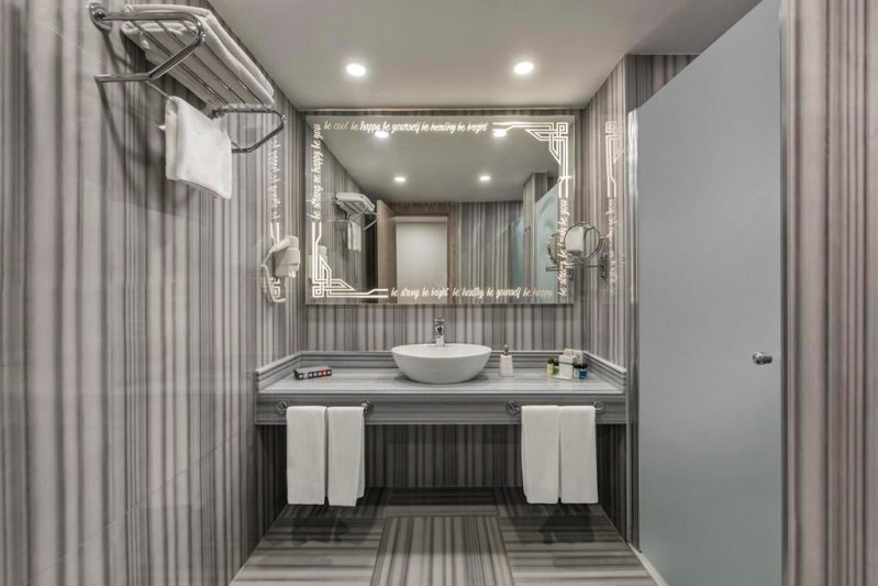 Antalya utazás Delphin BE Grand Resort