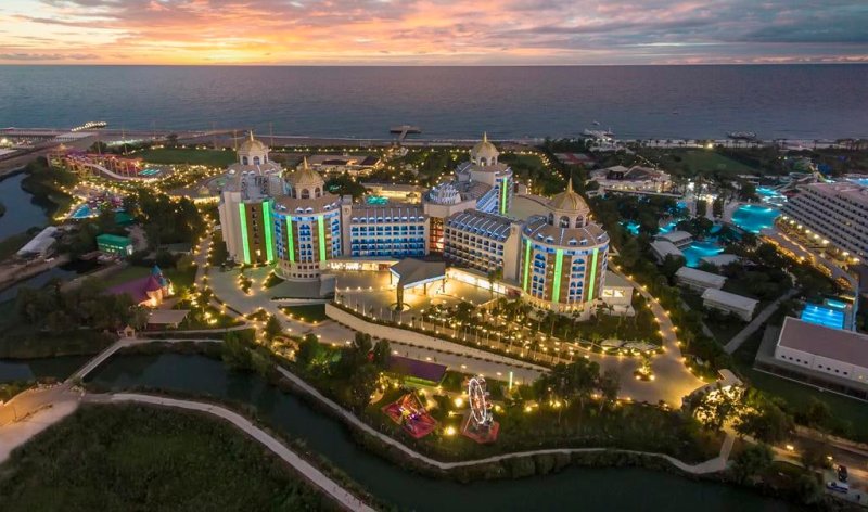 Antalya utazás Delphin BE Grand Resort