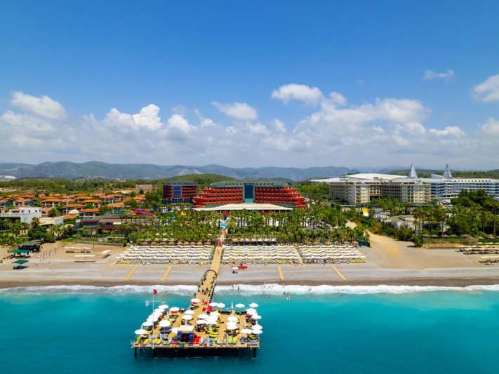 Alanya utazás Delphin Deluxe Resort
