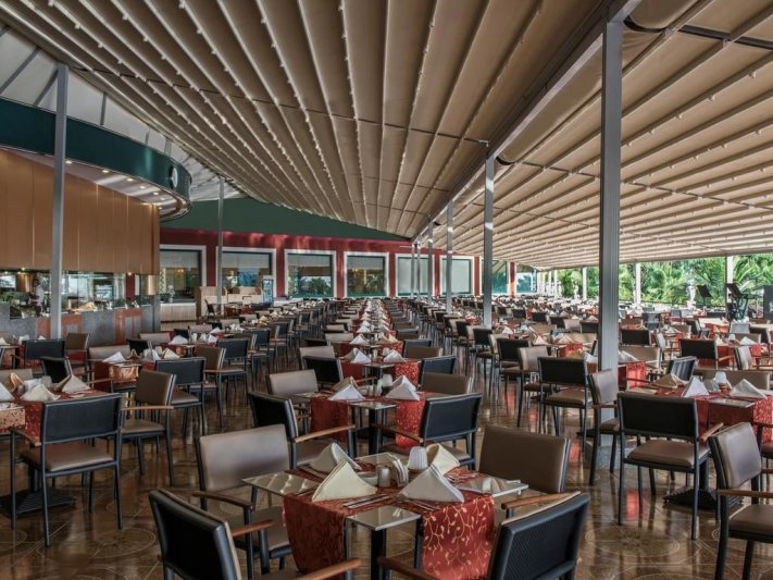 Alanya utazás Delphin Deluxe Resort