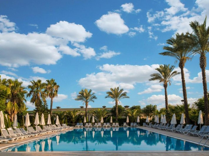 Antalya utazás Delphin Diva