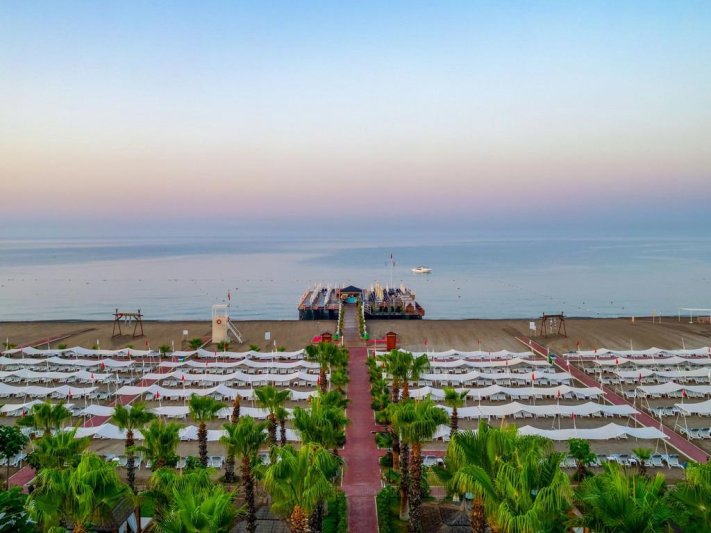Antalya utazás Delphin Diva