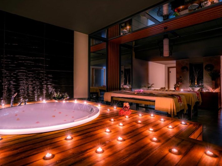 Diamond De Luxe Hotel & Spa Side
