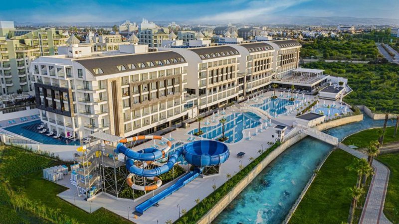 Diamond De Luxe Hotel & Spa Side