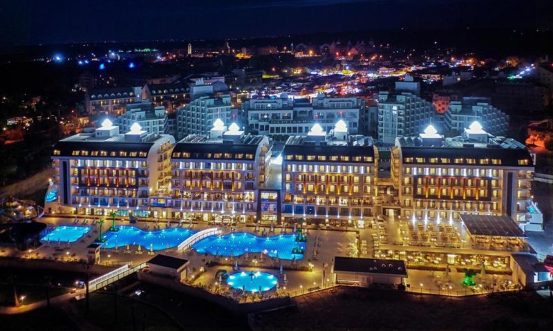 Diamond De Luxe Hotel & Spa Side