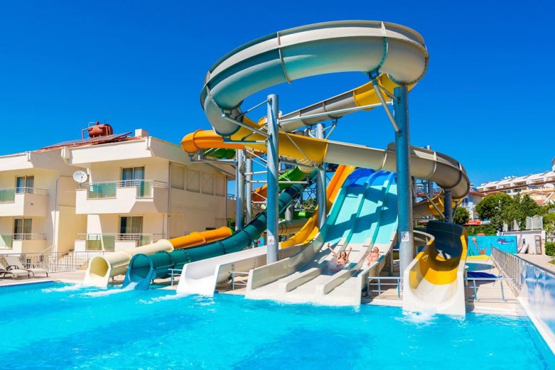 Dream World Hill Side