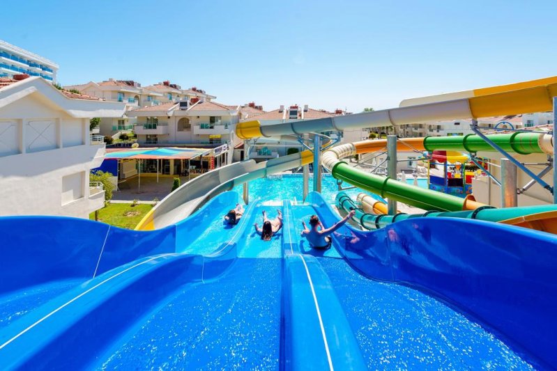 Dream World Hill Side