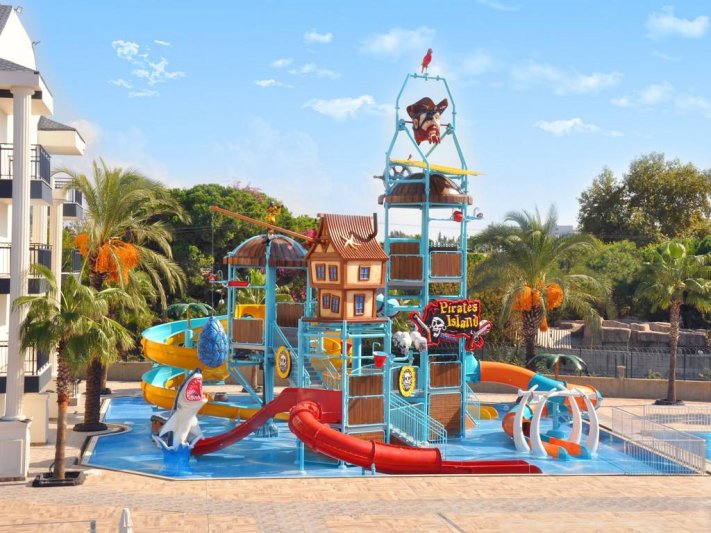 Dream World Palace Side