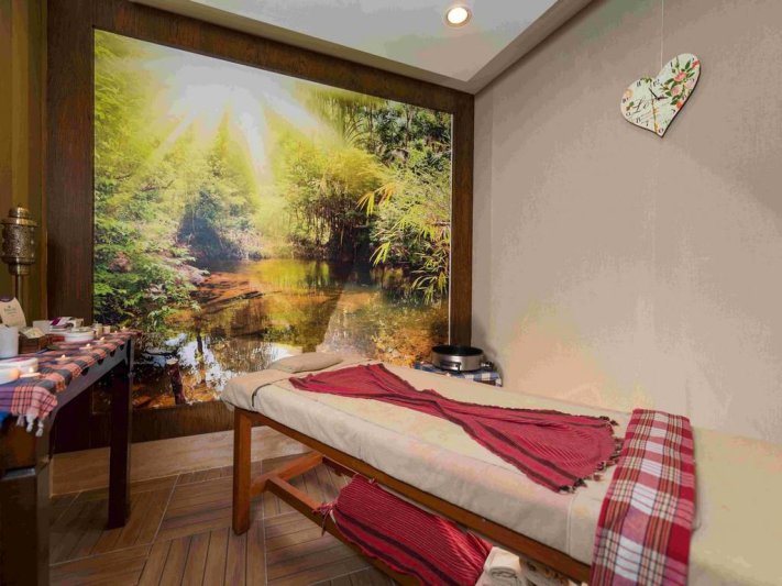 Dream World Resort & Spa Side