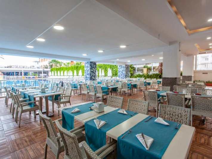 Dream World Resort & Spa Side