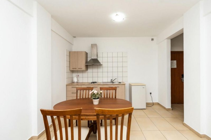 Dél-Ciprus utazás Flora Hotel Apartments