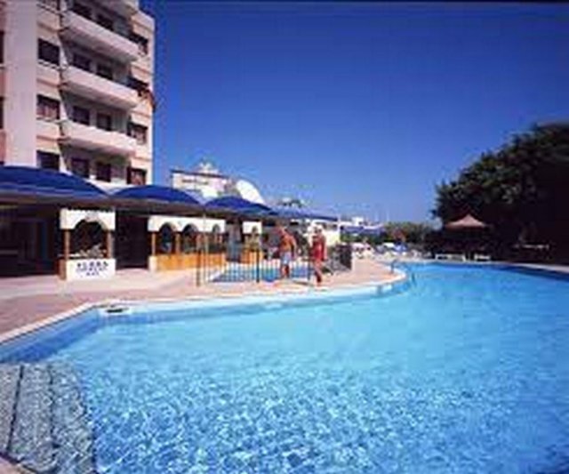 Flora Hotel Apartments Dél-Ciprus