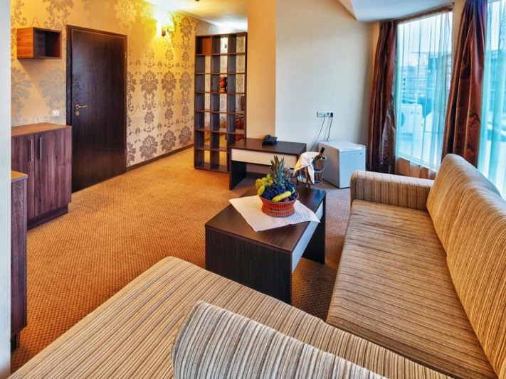 Napospart utazás Forum Hotel