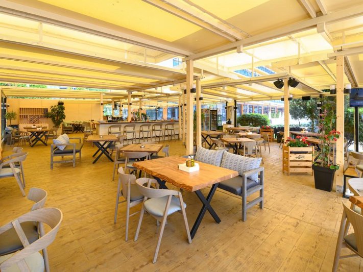 Glarus Hotel Napospart